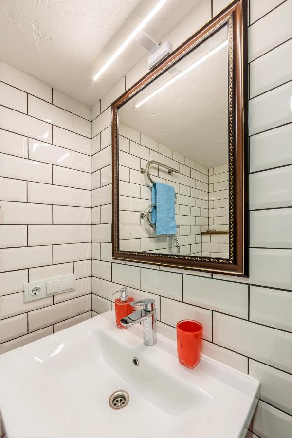 Kyiv Saksahanskoho Apart Hotel ภายนอก รูปภาพ